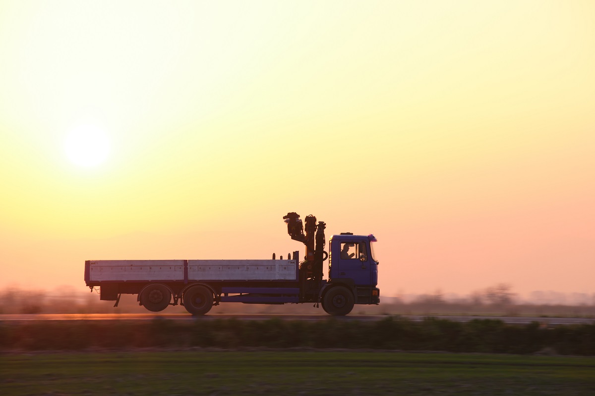 Jak zorganizować transport maszyn? Jaką firmę transportową wybrać?