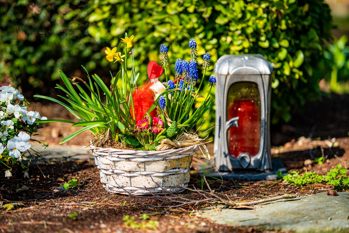 Z czego zrobić wiązankę na grób?